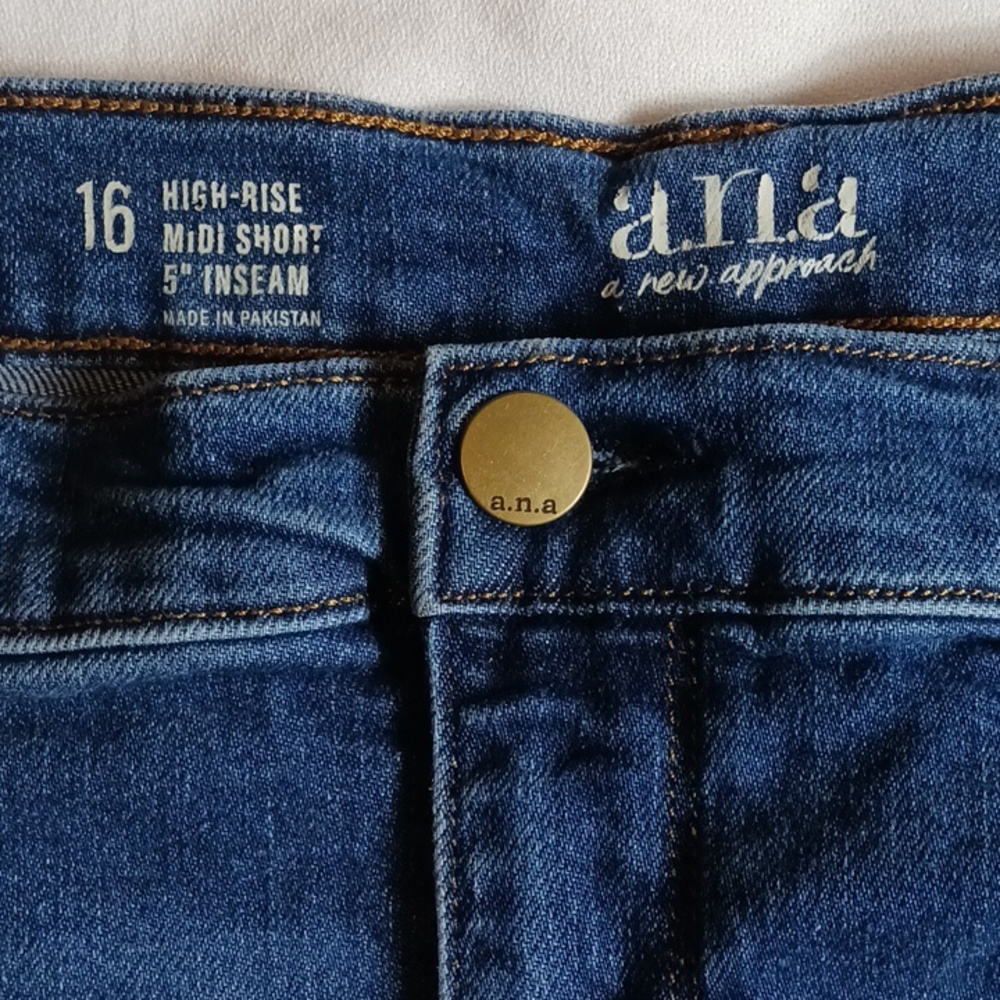 a.n.a High Rise Midi Jean Shorts Cuffed Distressed Chic Summer Size 16 - Picture 3 of 8